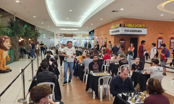 Mais de 100 enxadristas de todo o estado participam da terceira etapa do XII Circuito dos Reis neste sábado (20), em Blumenau (SC)