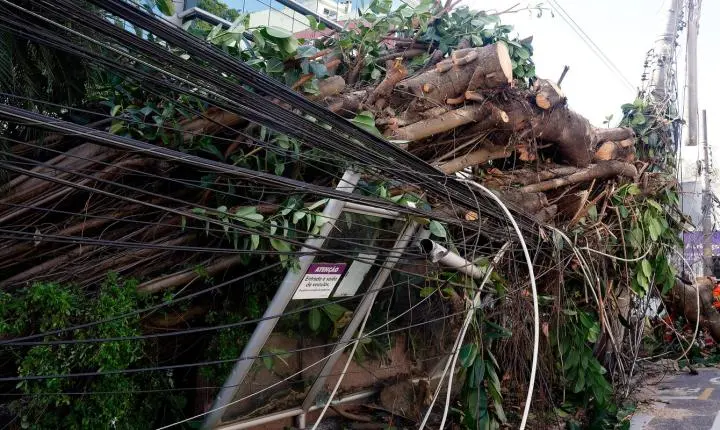 Falta de energia no Rio afeta 279 mil clientes após forte vendaval