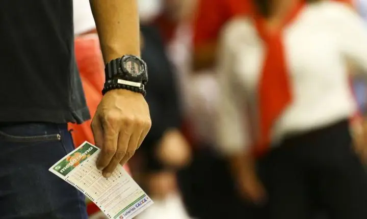 Mega-Sena acumula e prêmio vai a R$ 48 milhões; veja as dezenas sorteadas