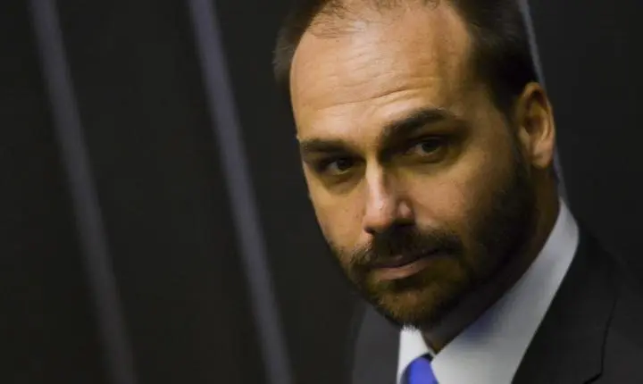 Ministério da Justiça efetiva a demissão de Eduardo Bolsonaro na Polícia Federal