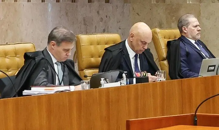 Supremo Tribunal Federal vive crise após acusação de Moraes contra Mendonça