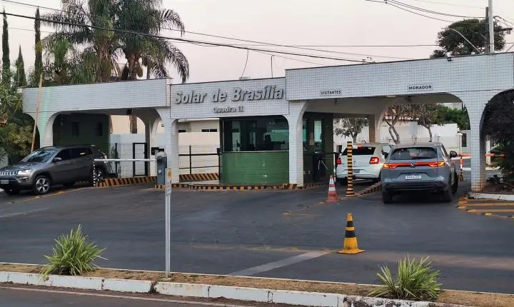 Moraes autoriza Jair Bolsonaro a deixar a prisão domiciliar para ir ao dentista