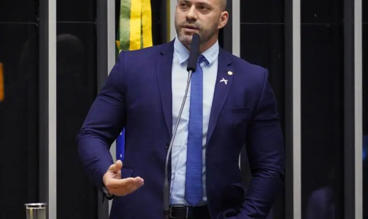 Moraes intimou Daniel Silveira a explicar vídeo publicado nas redes sociais