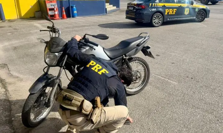 Moto furtada há quatro dias é recuperada na BR-101 em Itapema