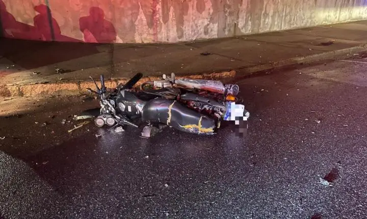Motociclista fica gravemente ferido após colisão com Topic em Timbó