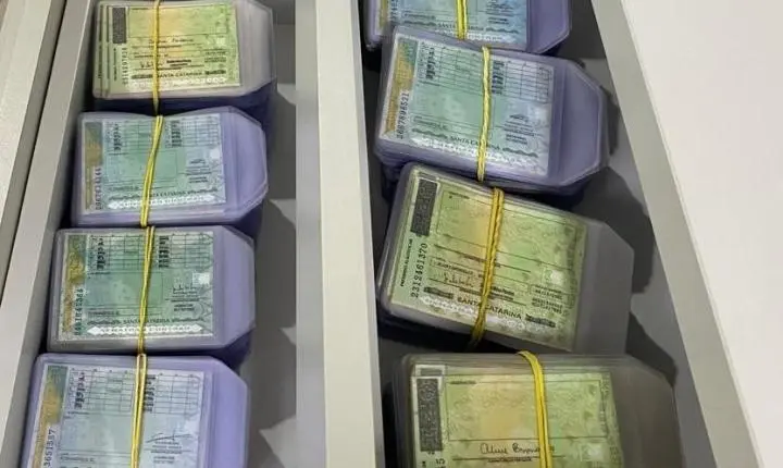 Motoristas têm até esta terça-feira para buscar CNHs deixadas nas unidades do Detran/SC