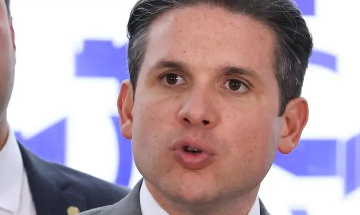 Presidente da Câmara, Hugo Motta, estabelece comissão para debater PEC sobre a jornada de trabalho 6x1