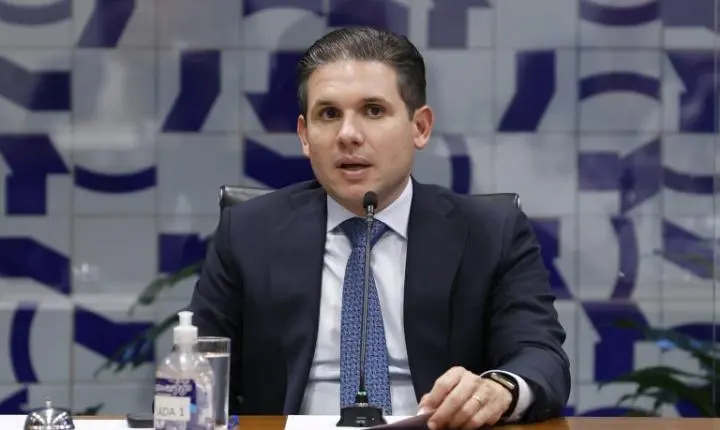 Motta se reúne com ministro da Fazenda para debater dívidas rurais e combustíveis