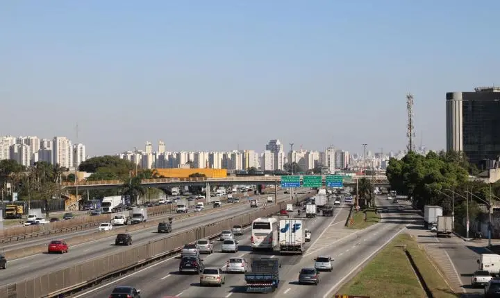 MPRJ solicita suspensão de obras na Via Dutra por risco de alagamento