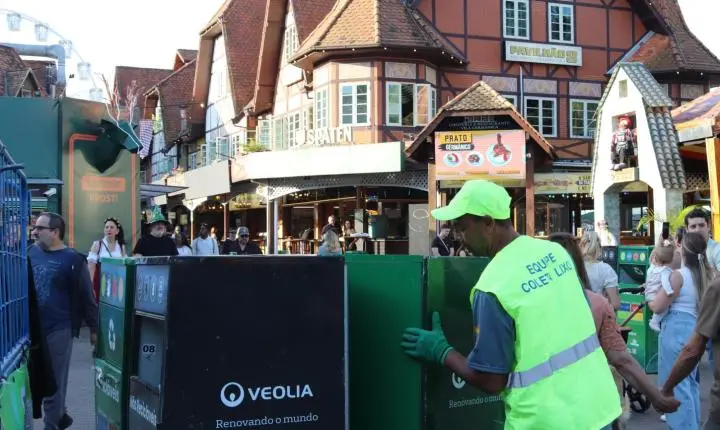 Muito além da diversão: Oktoberfest Blumenau gera oportunidades de trabalho e histórias de dedicação