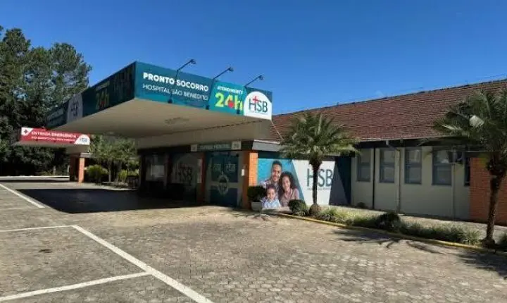 Mulher é presa em flagrante por racismo contra profissional de saúde em Benedito Novo