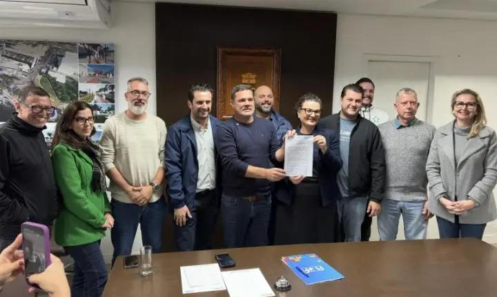 ​MUNICÍPIO E AMA ASSINAM ADITIVO PARA 100 NOVAS VAGAS DE ATENDIMENTO A AUTISTAS