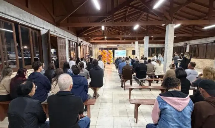 MUNICÍPIO ENTREGA 55 CERTIFICADOS DE REGULARIZAÇÃO FUNDIÁRIA PARA MORADORES DO INTERIOR DE ITAJAÍ