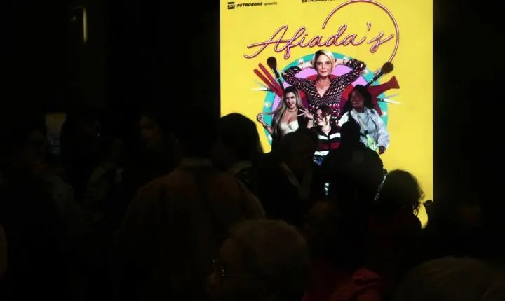 Nova série Afiadas estreia na TV Brasil explorando o universo feminino com humor