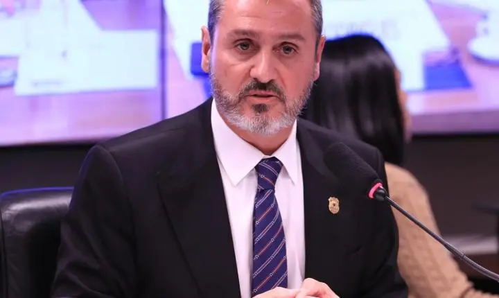 Partido novo utilizou mensagens de vorcaro para pedir prisão de andrei