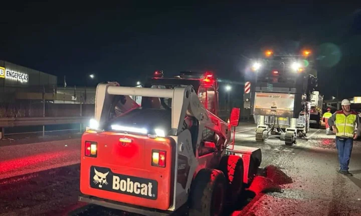 Obras bloqueiam faixa da BR-101 em Navegantes nesta quinta