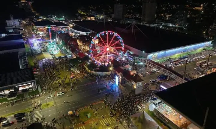 Oktoberfest Blumenau recebe 100 agentes de viagens e executivos de aéreas