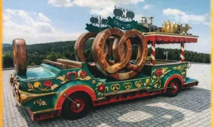 Oktoberfest Blumenau terá novo carro alegórico inspirado no Bretzel