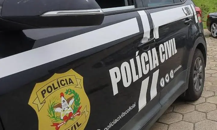 Pai é preso após atirar contra árbitros em jogo infantil em Criciúma