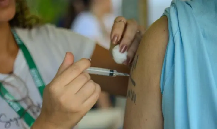 Dia D de Multivacinação ocorre neste sábado em postos de todo o país