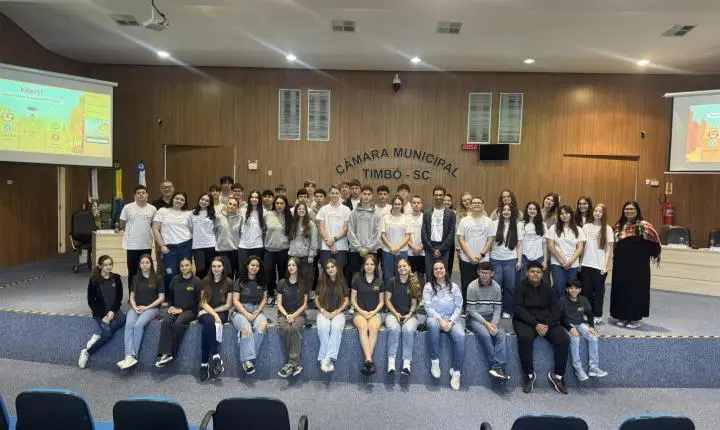 Parlamento Jovem elege Mesa Diretora e define Comissões para próximo semestre