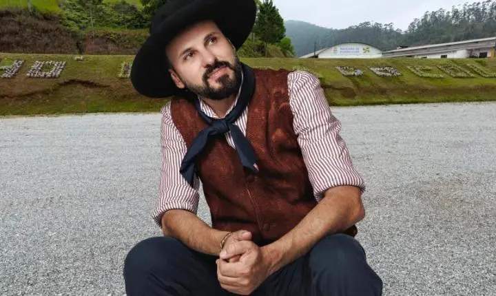 PAULINHO MOCELIN CELEBRA 10 ANOS DE CARREIRA COM DVD NA 40ª FESTA DO COLONO