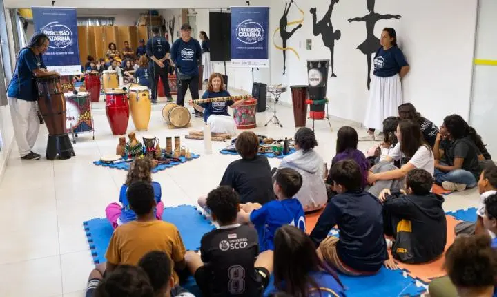 Percussão Catarina Especial realiza oficinas em instituições de Itajaí e Balneário Camboriú