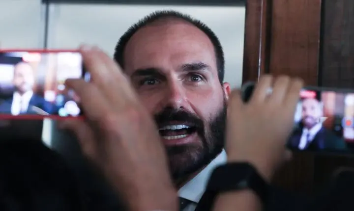 PGR solicita condenação de Eduardo Bolsonaro por coação ao Supremo