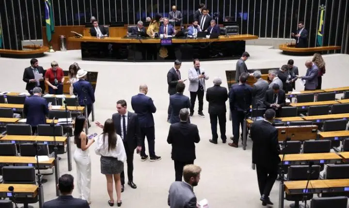 Plenário da Câmara analisa acordo de cooperação espacial entre Brasil e Venezuela