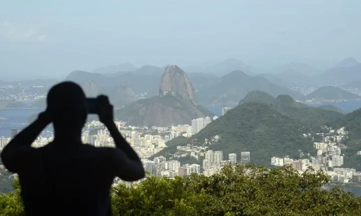 Polícia militar do Rio intensifica policiamento para o feriado prolongado