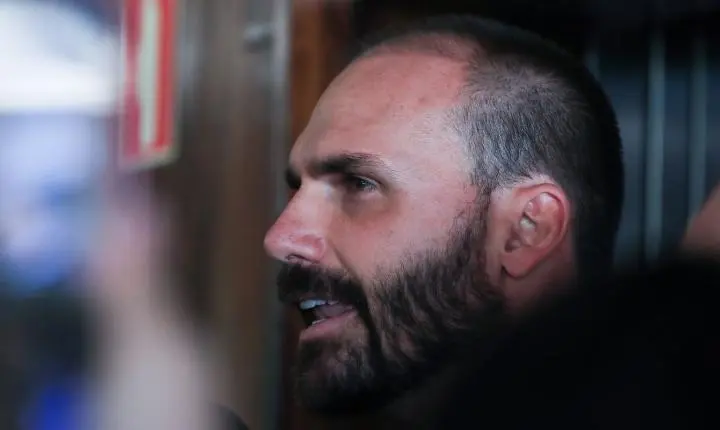 STF condena Eduardo Bolsonaro por coação no curso do processo no caso do tarifaço