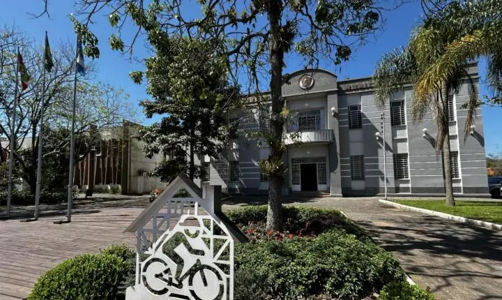 *Prefeitura de Timbó abre inscrições para processo seletivo de estágio remunerado*  A Prefeitura de Timbó está com inscrições abertas para o processo de seleção e formação de cadastro de reserva para estágio não obrigatório remune