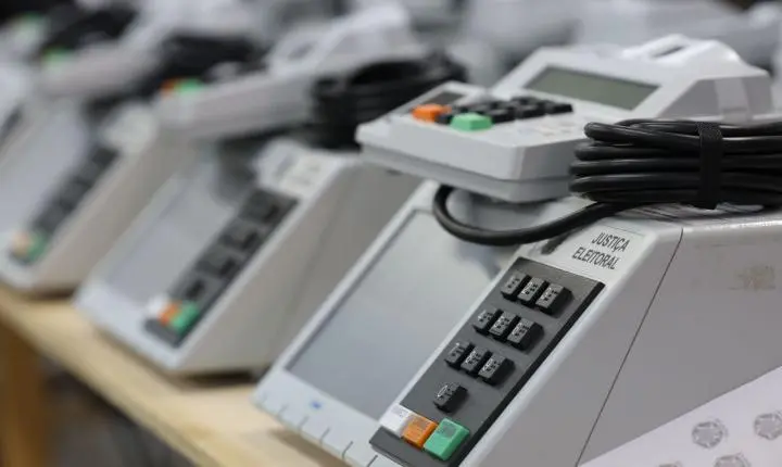 TSE cria comissão para fiscalizar uso de inteligência artificial nas eleições