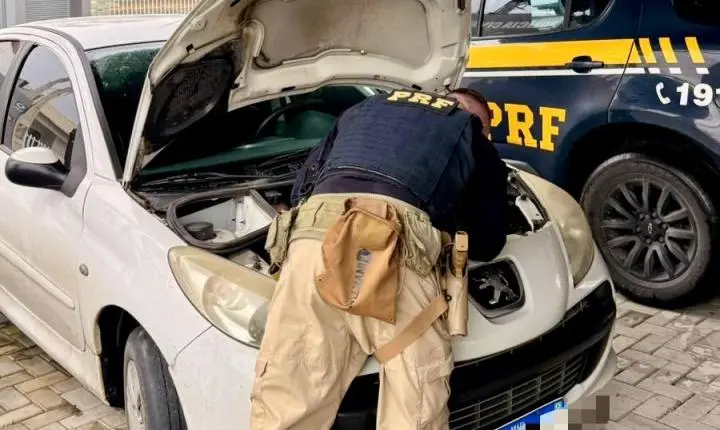 PRF recupera carro furtado em BC na BR-101 em Porto Belo