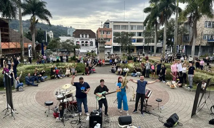 Primeira apresentação da 2ª temporada do projeto Jazz na Rua ocorre no dia 21 de junho na praça do Teatro Carlos Gomes Blumenau