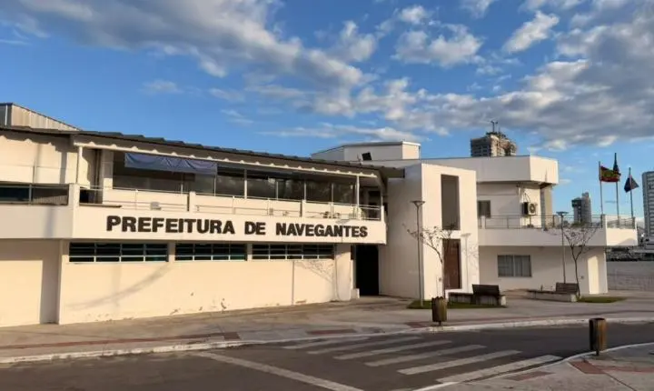 Processos seletivos com provas em dezembro são abertos em Navegantes