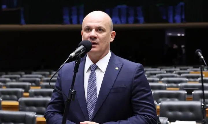 Projeto de lei detalha condutas digitais no crime de perseguição