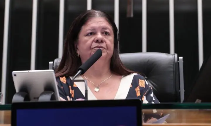 Projeto de lei propõe audiência obrigatória para agressor de mulher antes da soltura