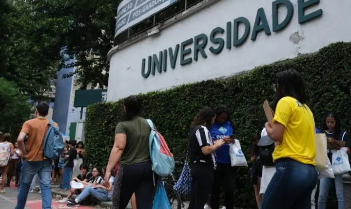 Projeto de lei propõe o fim do vestibular em universidades públicas