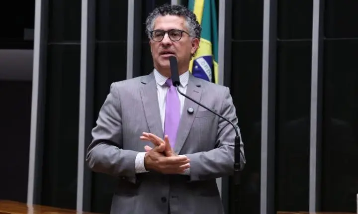 Projeto de Lei garante remarcação e cancelamento de passagens sem multa