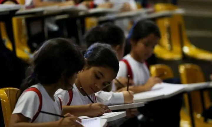 Proposta na Câmara prevê oferta de coletores menstruais em programa social