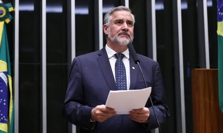 Câmara dos Deputados analisa projeto que proíbe cassinos on-line algorítmicos, como o 
