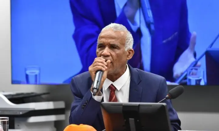 Proposta visa barrar porte de arma e acesso a clubes de tiro para agressores de mulheres, crianças e adolescentes