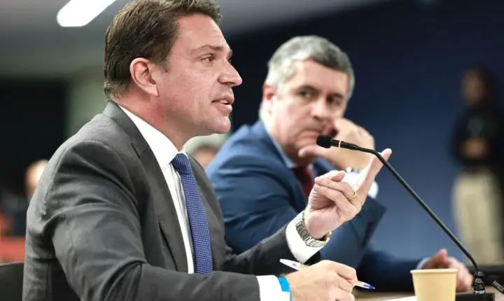 PSOL pede prisão de Ramagem após deputado ser visto em Miami 