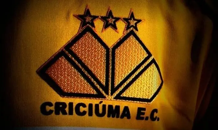 Qual o escudo mais bonito do Brasil? Criciúma lidera ranking entre clubes catarinenses; confira