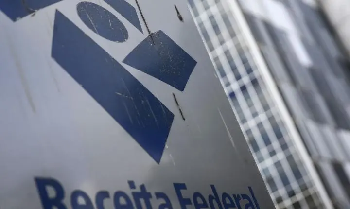 Receita Federal paga último lote de restituição do Imposto de Renda
