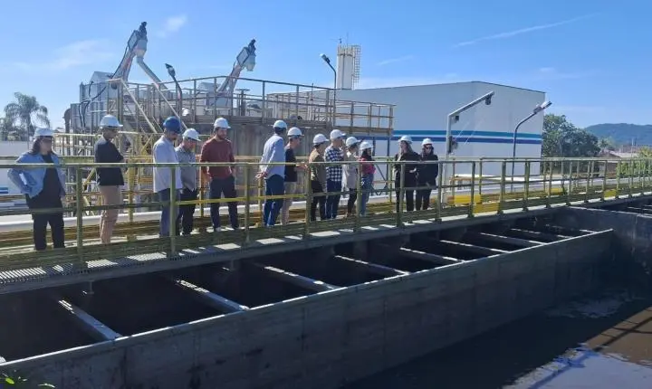 Representantes do Instituto Federal Catarinense e prefeitura de Camboriú conhecem tecnologias da Estação de Tratamento de Esgoto de São Francisco do Sul