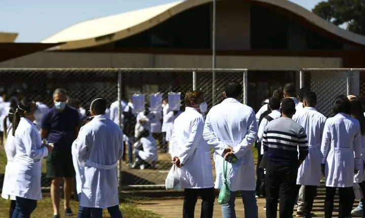Revalida 2026/1 define nota de corte de 59 pontos para médicos formados no exterior