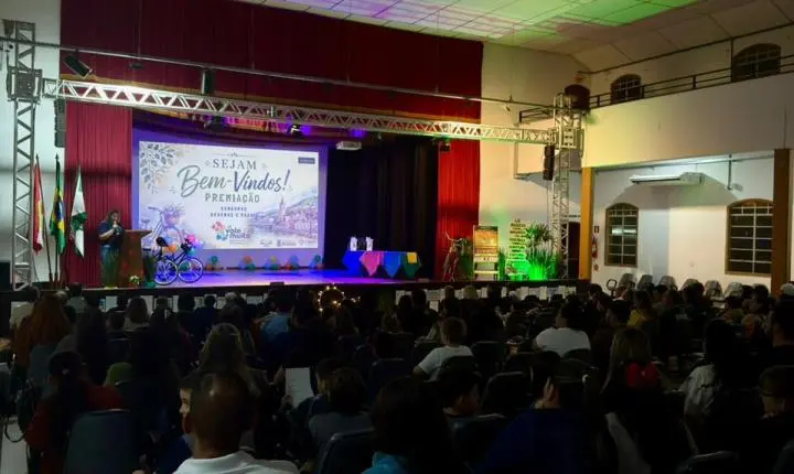 RODEIO CELEBRA TALENTO DE ESTUDANTES EM CERIMÔNIA DO CONCURSO “VALE MUITO”