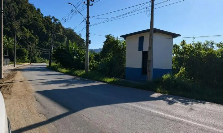 Rua Ernesto Bianchini recebe recuperação asfáltica nesta quinta-feira (28)